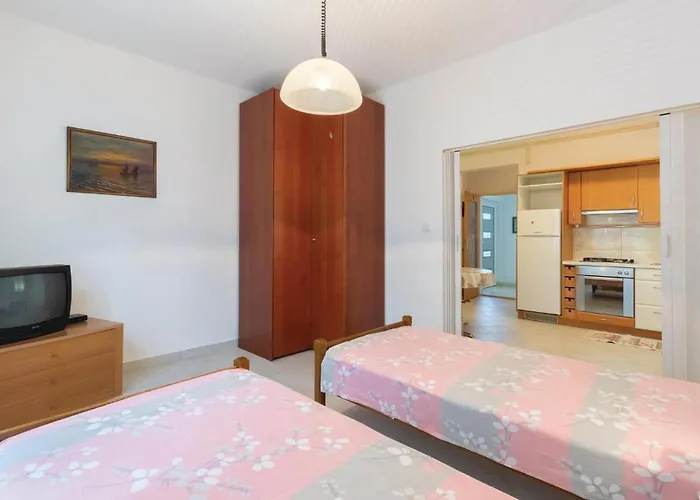 Apartament 8