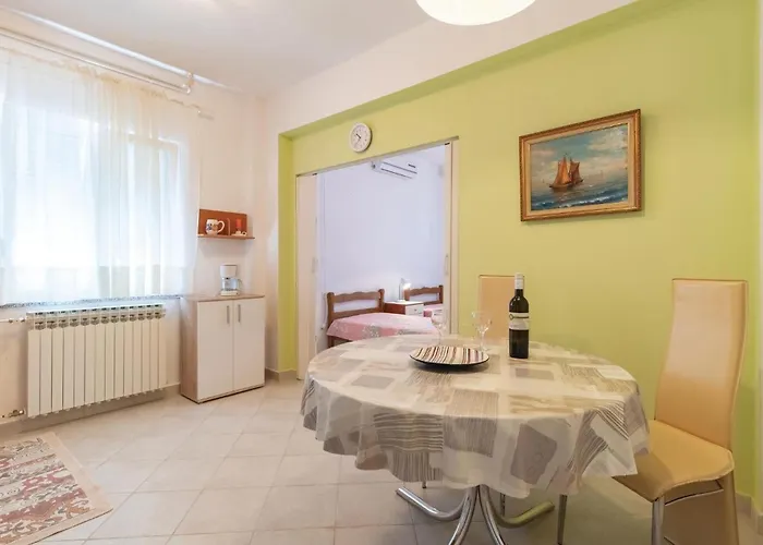 8 Apartament *