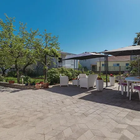 Apartament 8